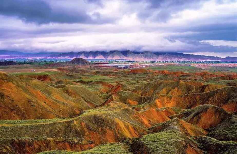 甘肃，历史文化的瑰宝与自然发展的交响